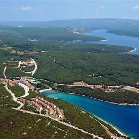 Mendula Apartment Segotici